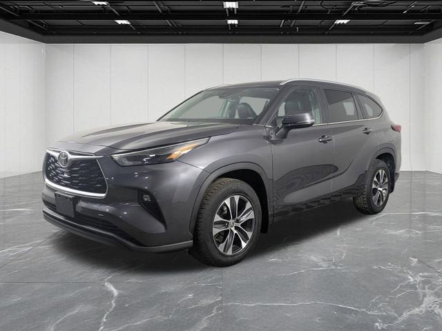 2023 Toyota Highlander XLE AWD's photo