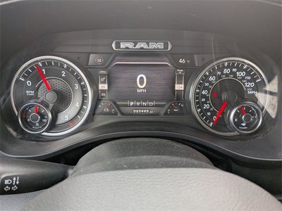 2020 RAM 1500 Laramie Crew Cab 4x4 5'7" Box