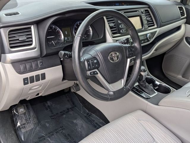 2015 Toyota Highlander LE