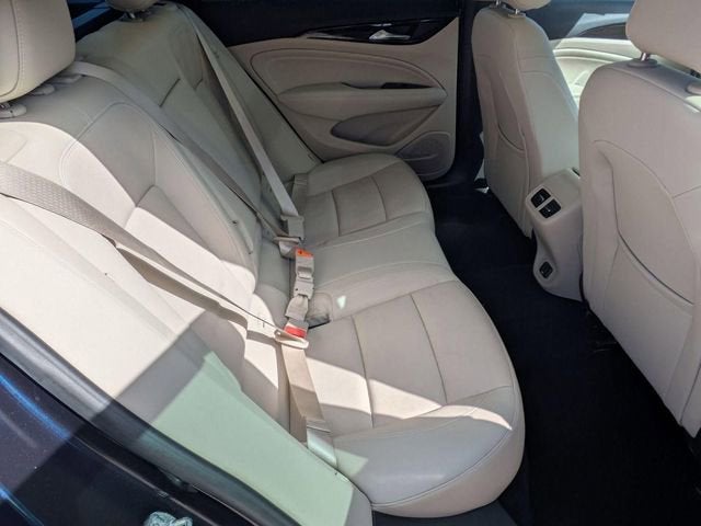 2020 Buick Regal TourX Essence