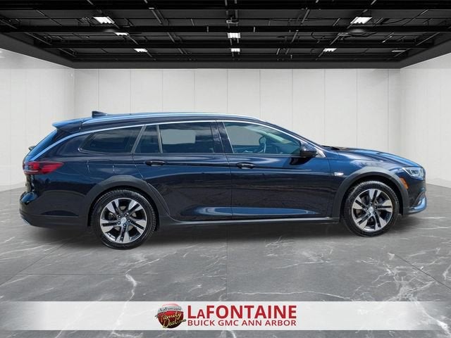 2020 Buick Regal TourX Essence