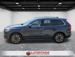 2022 Volvo XC90 T5 Momentum 7 Passenger