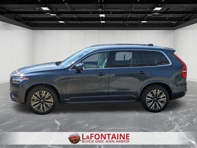 2022 Volvo XC90 T5 Momentum 7 Passenger