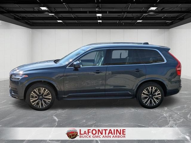 2022 Volvo XC90 T5 Momentum 7 Passenger