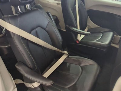 2024 Chrysler Pacifica Hybrid Select