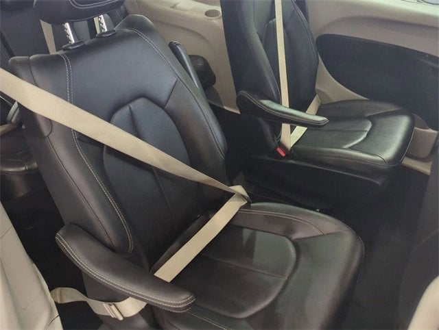 2024 Chrysler Pacifica Hybrid Select