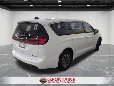 2024 Chrysler Pacifica Hybrid Select