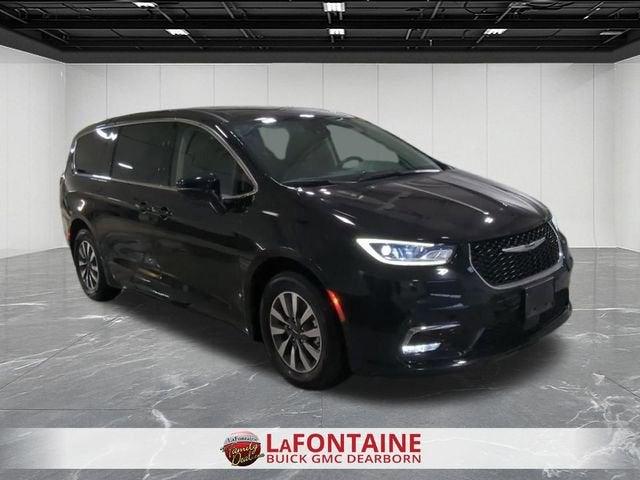 2024 Chrysler Pacifica Hybrid Select
