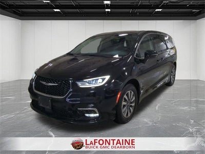 2024 Chrysler Pacifica Hybrid Select