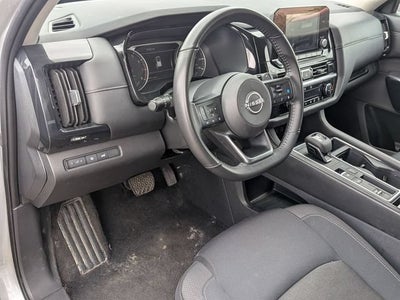 2025 Nissan Pathfinder SV FWD