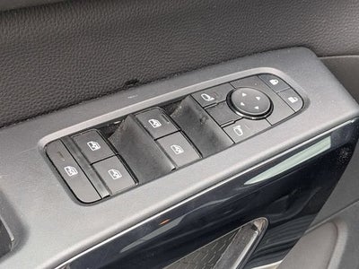 2025 Nissan Pathfinder SV FWD