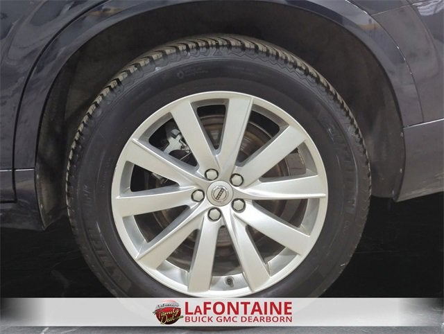 2016 Volvo XC90 T6 Momentum