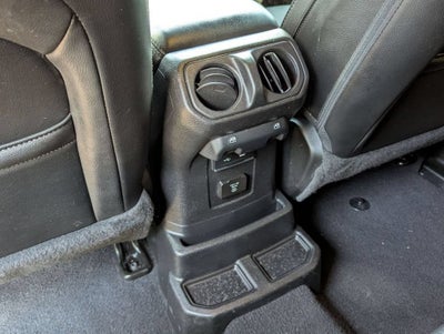 2019 Jeep Wrangler Unlimited Sahara Altitude 4x4