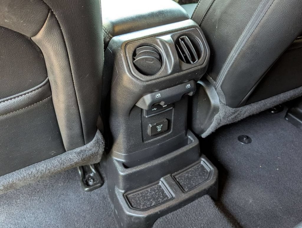 2019 Jeep Wrangler Unlimited Sahara Altitude 4x4