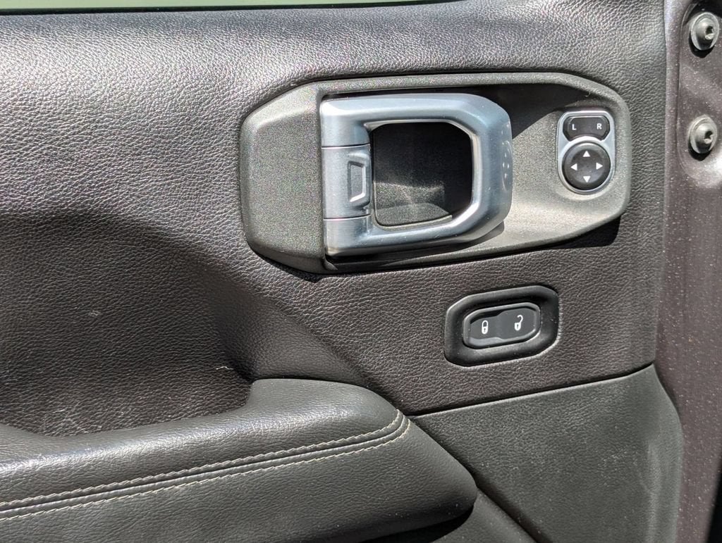 2019 Jeep Wrangler Unlimited Sahara Altitude 4x4