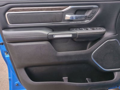 2020 RAM 1500 Laramie Crew Cab 4x4 5'7" Box
