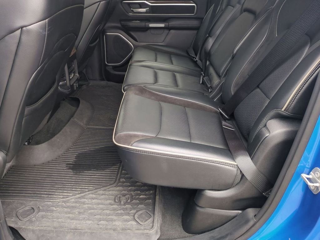 2020 RAM 1500 Laramie Crew Cab 4x4 5'7" Box