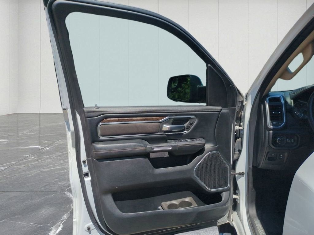 2020 RAM 1500 Laramie Crew Cab 4x4 5'7" Box
