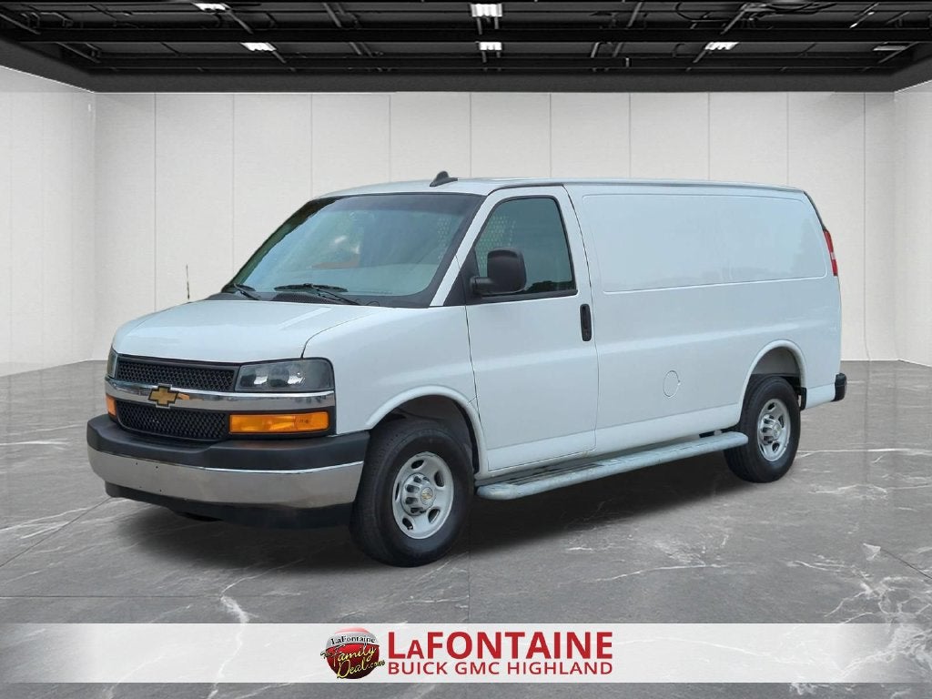 2025 Chevrolet Express Cargo WT