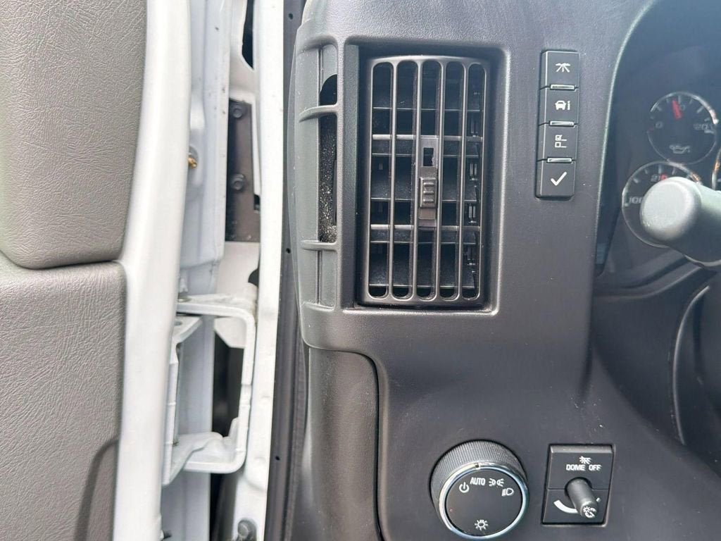 2024 Chevrolet Express Cargo 2500 WT