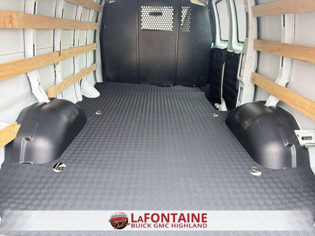 2024 Chevrolet Express Cargo 2500 WT