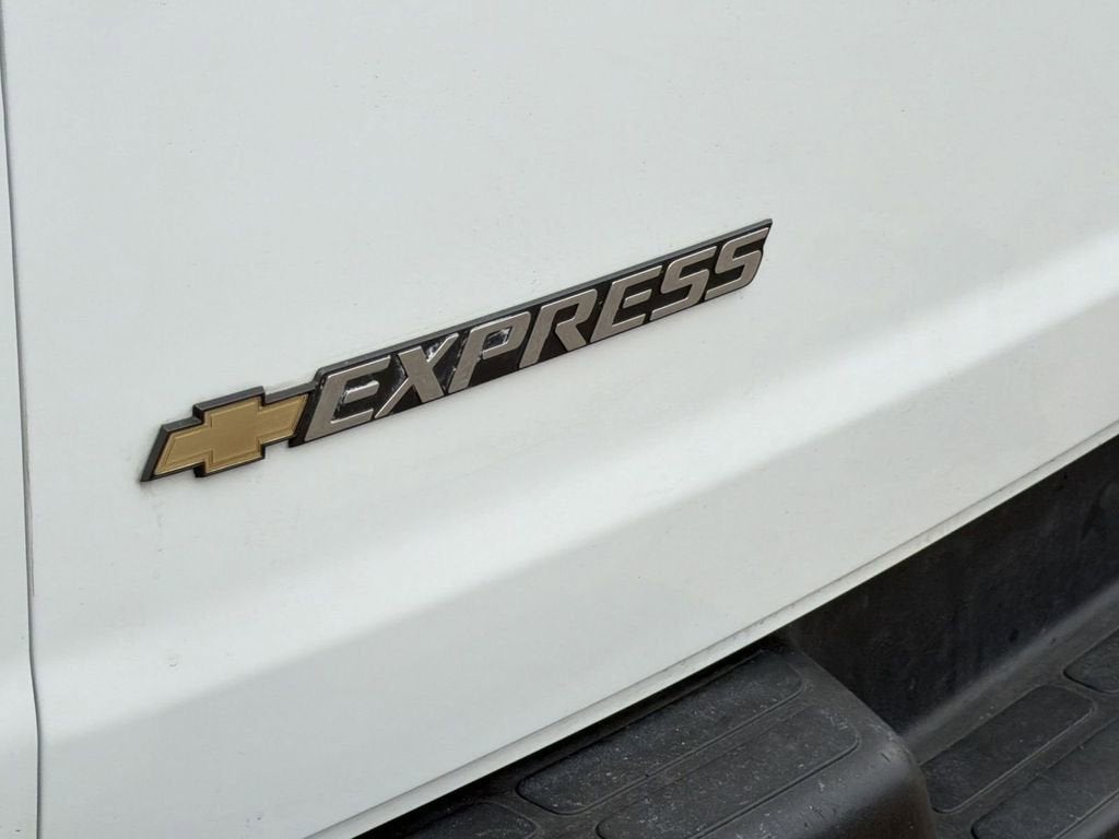 2024 Chevrolet Express Cargo 2500 WT