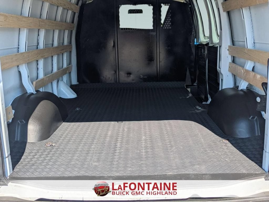 2024 Chevrolet Express Cargo 2500 WT