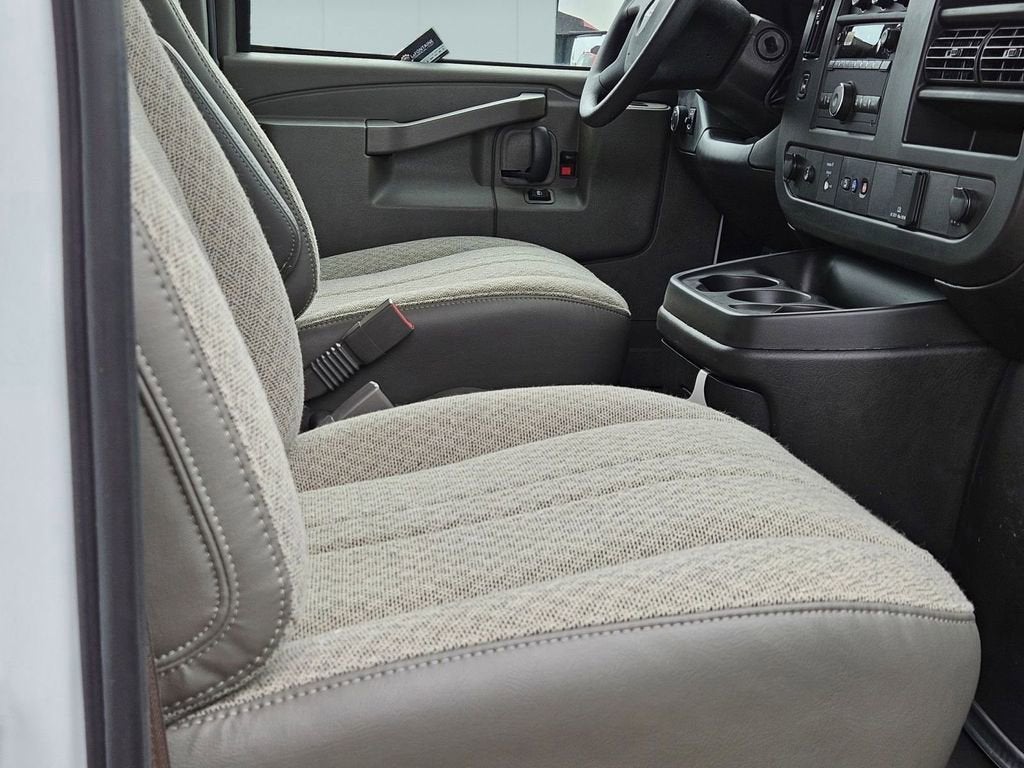 2024 GMC Savana Cutaway 3500 1WT