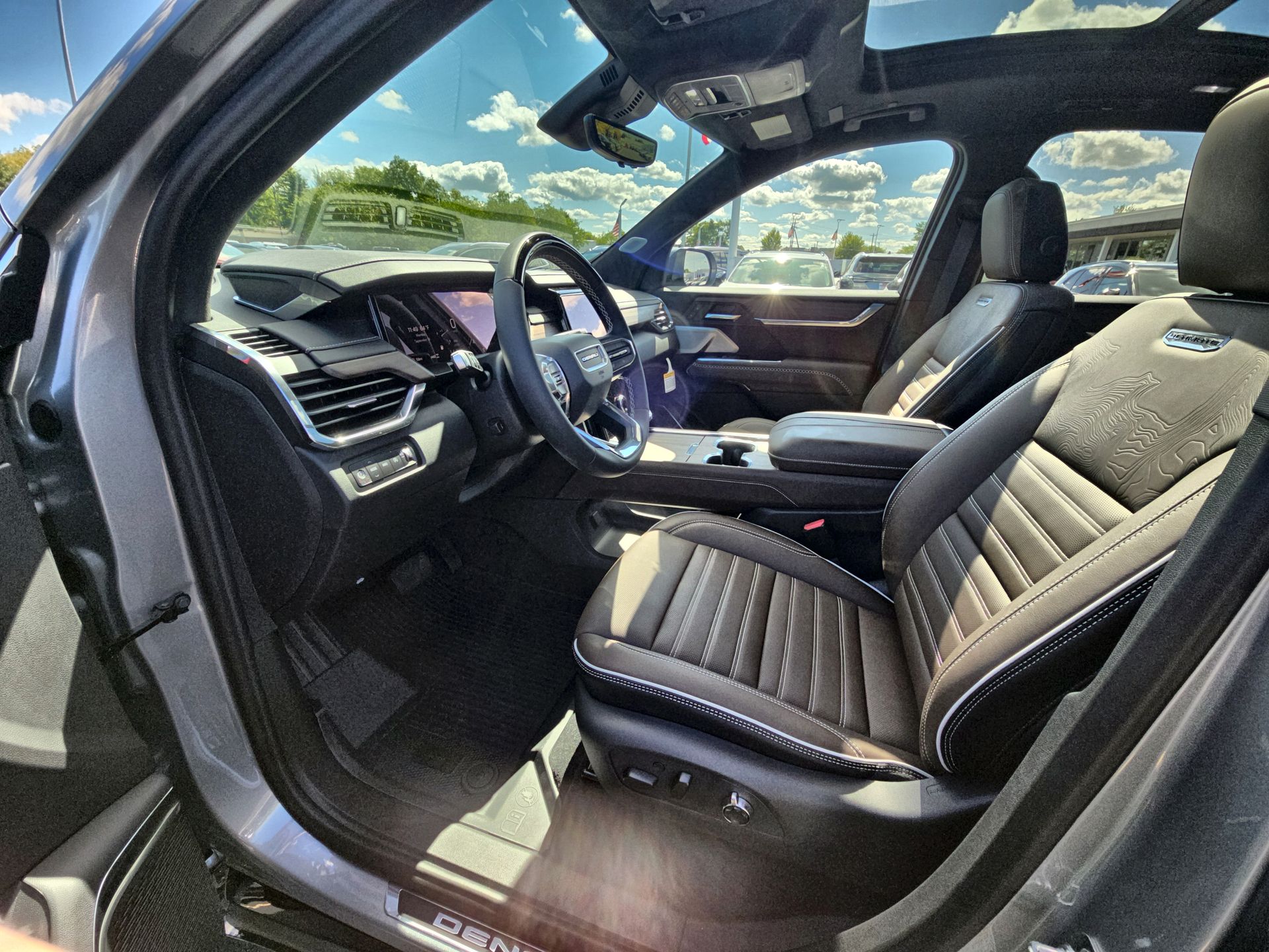 2027 GMC Acadia Denali Ultimate