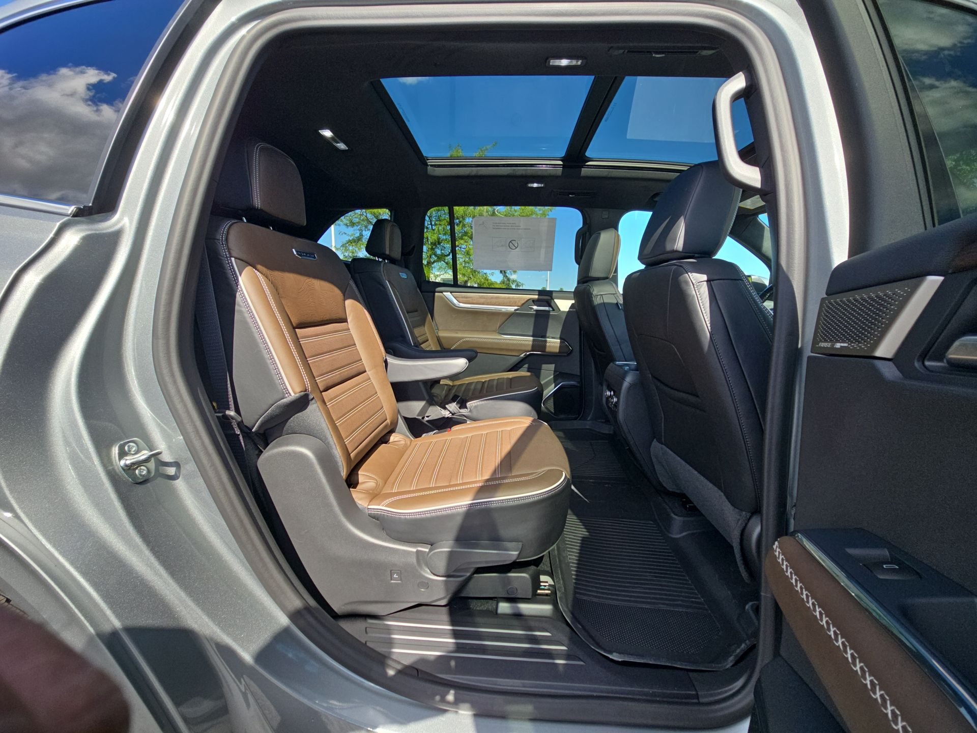2027 GMC Acadia Denali Ultimate