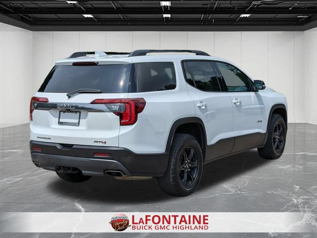 2023 GMC Acadia AT4