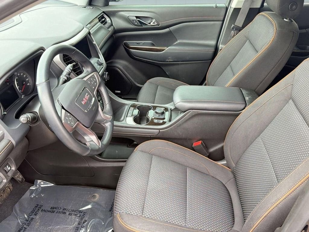 2023 GMC Acadia AT4
