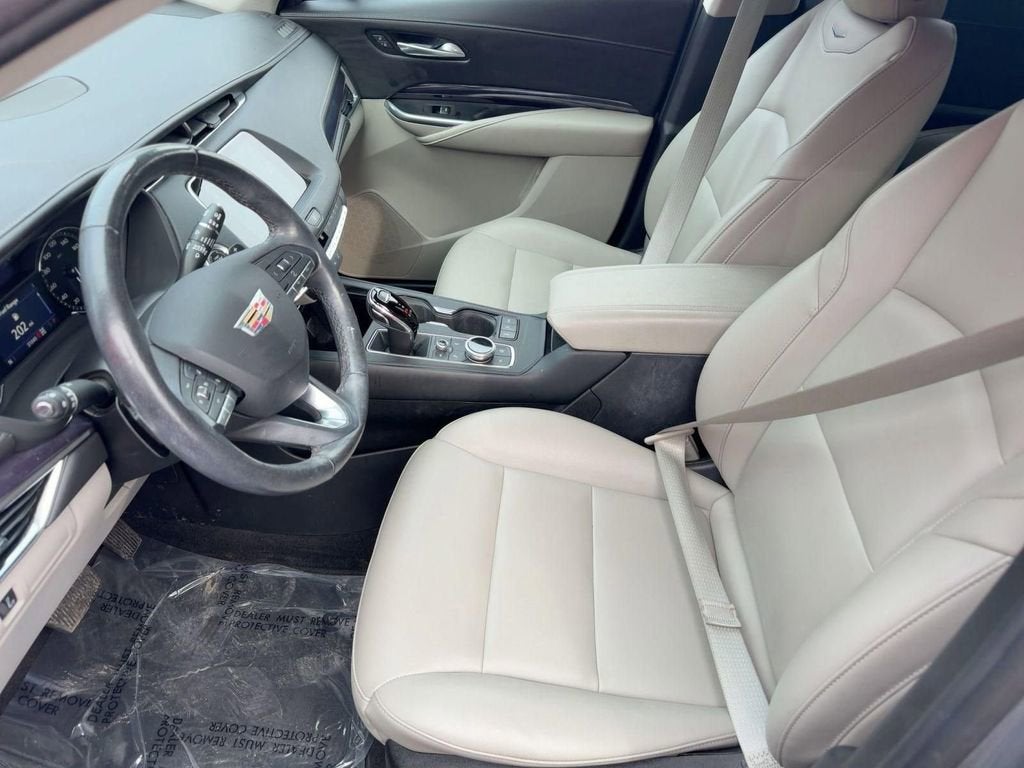 2023 Cadillac XT4 Luxury