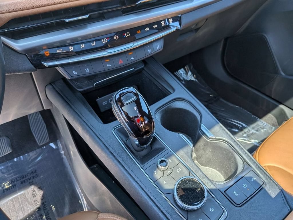 2024 Cadillac XT4 Premium Luxury