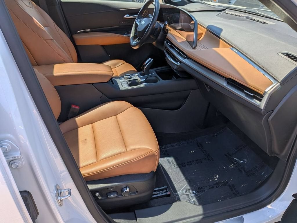 2024 Cadillac XT4 Premium Luxury