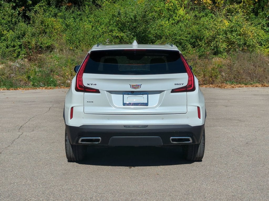 2024 Cadillac XT4 Premium Luxury