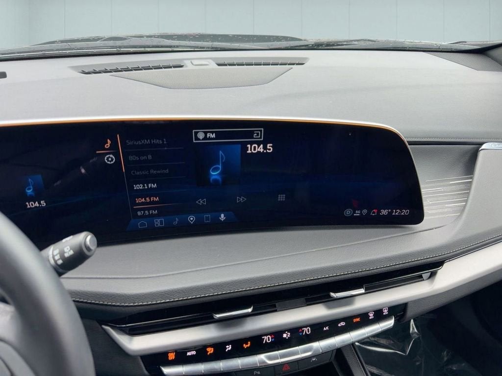 2025 Cadillac XT4 Premium Luxury