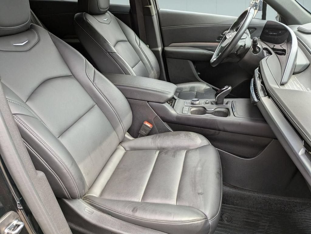 2024 Cadillac XT4 Premium Luxury