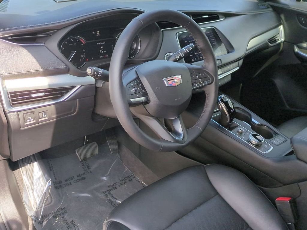 2022 Cadillac XT4 Premium Luxury