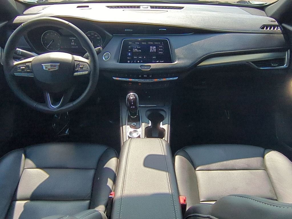 2022 Cadillac XT4 Premium Luxury