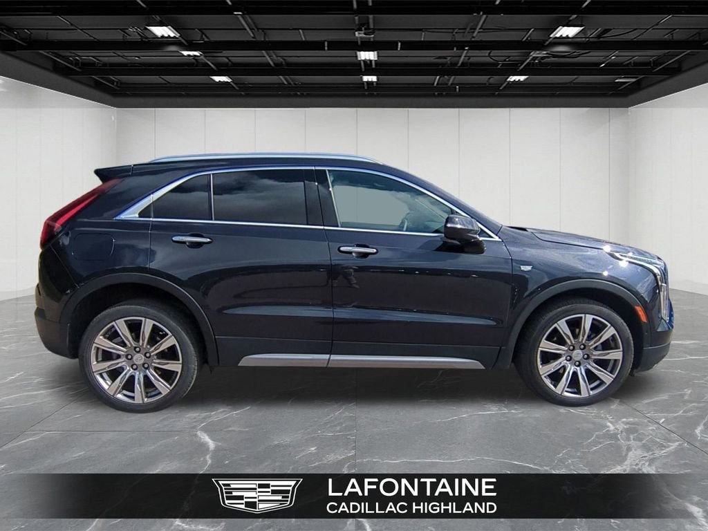 2022 Cadillac XT4 Premium Luxury