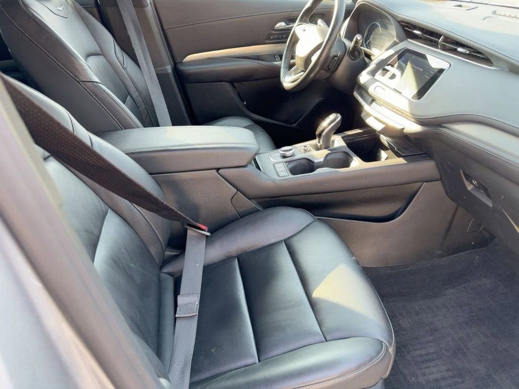 2023 Cadillac XT4 Premium Luxury