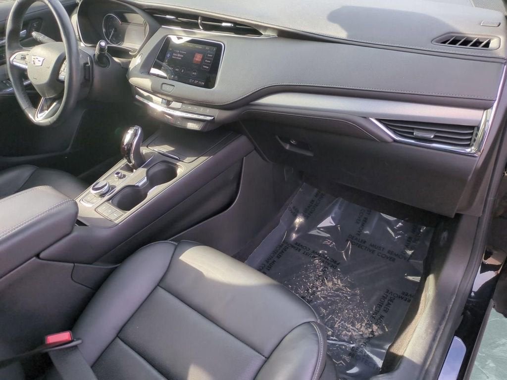 2023 Cadillac XT4 Premium Luxury