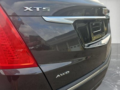 2018 Cadillac XT5 Luxury AWD