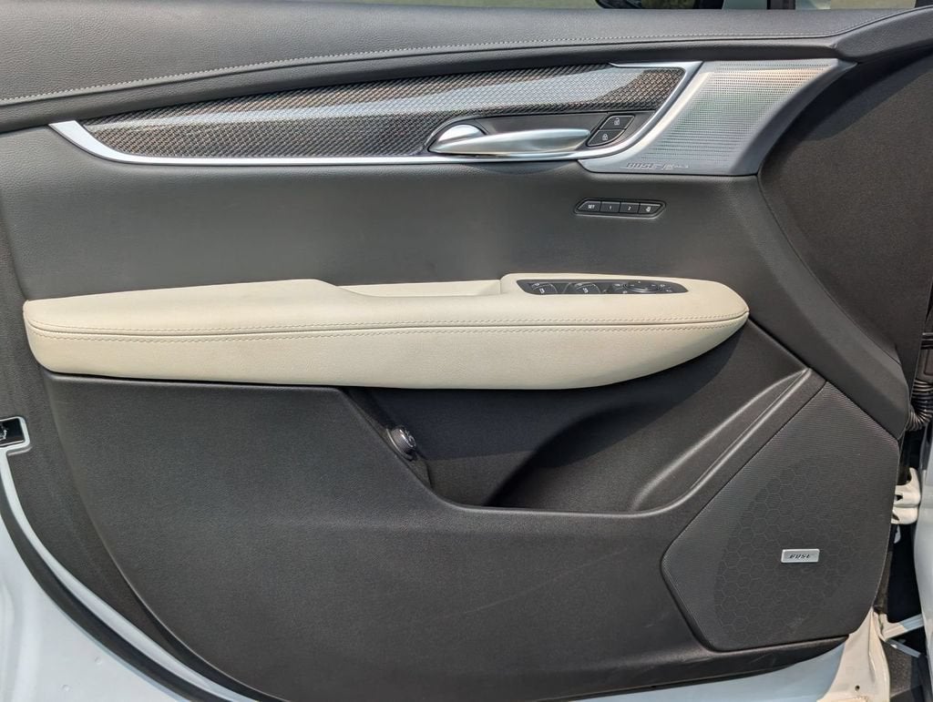 2025 Cadillac XT5 Sport