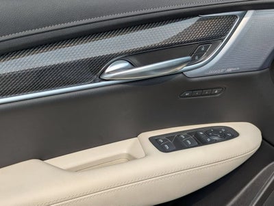 2025 Cadillac XT5 Sport