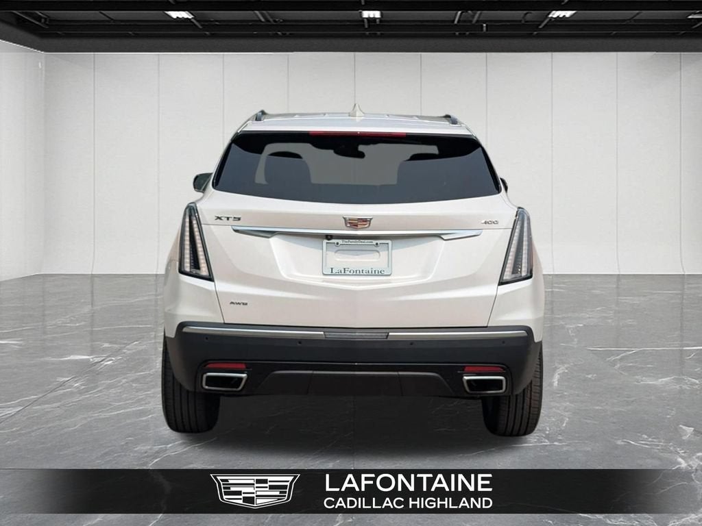 2025 Cadillac XT5 Sport