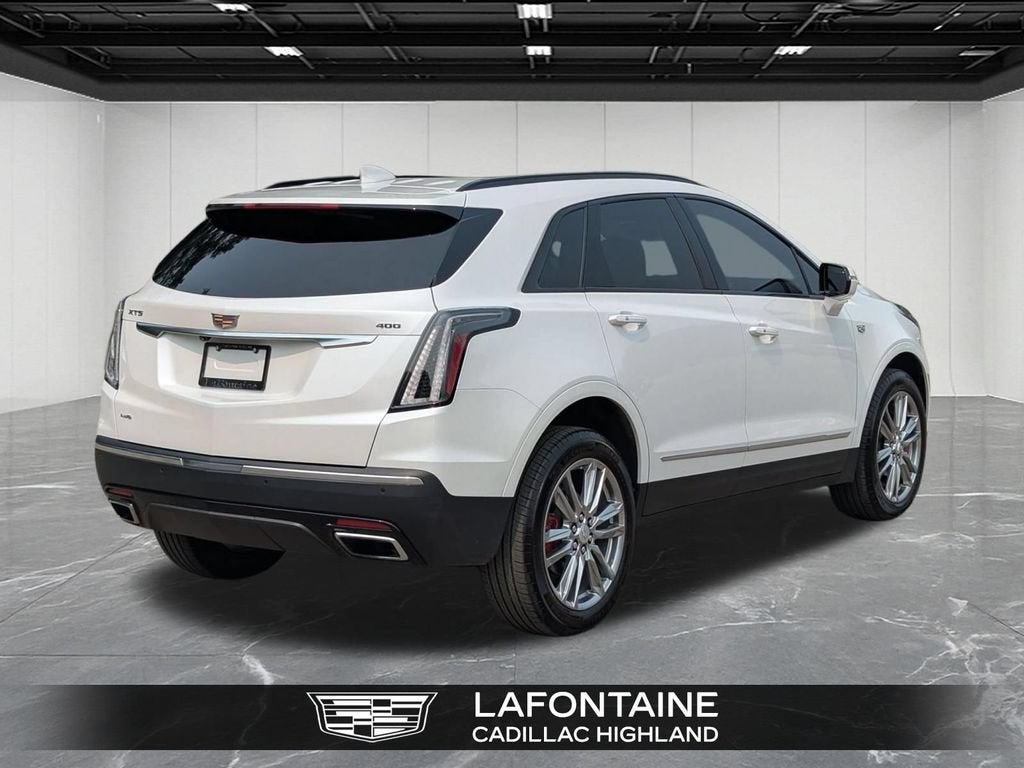 2025 Cadillac XT5 Sport