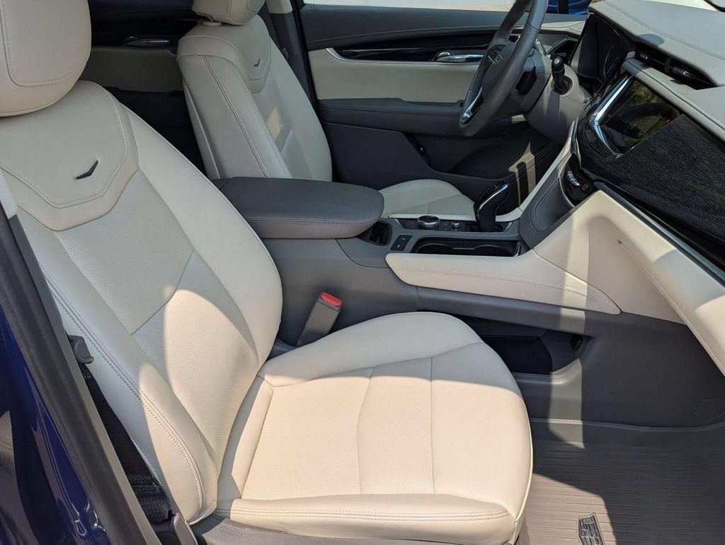 2025 Cadillac XT6 Premium Luxury