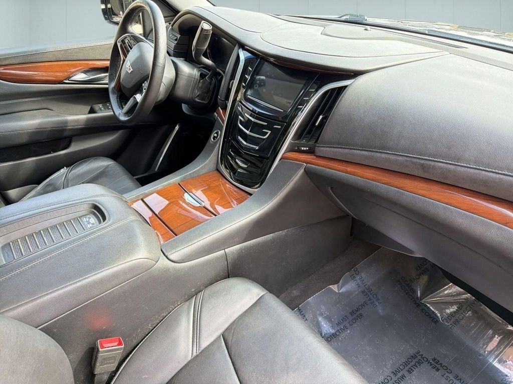 2018 Cadillac Escalade Luxury